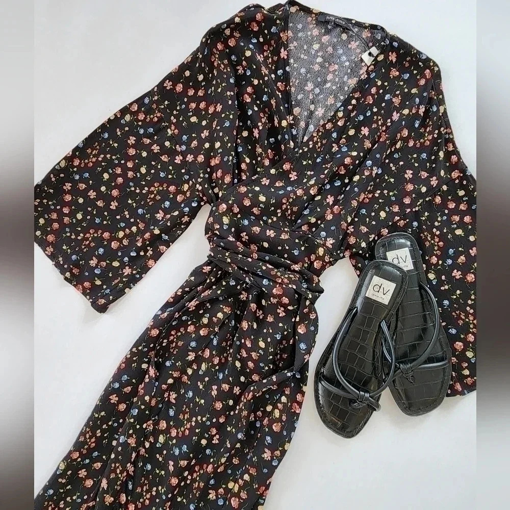 NWT || OLIVACEOUS || black wrap dress